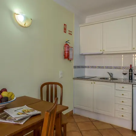 アパートホテル Canavial I & Ii